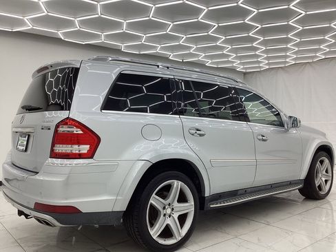 Used 2011 Mercedes-Benz GL 550 4MATIC image 7
