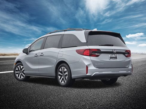 Certified 2026 Honda Odyssey EX-L image 16