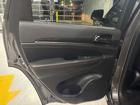 Used 2020 Jeep Grand Cherokee Trailhawk w/ Trailhawk Luxury Group image 30