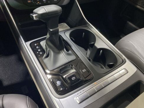 New 2026 Kia Carnival EX FWD image 22