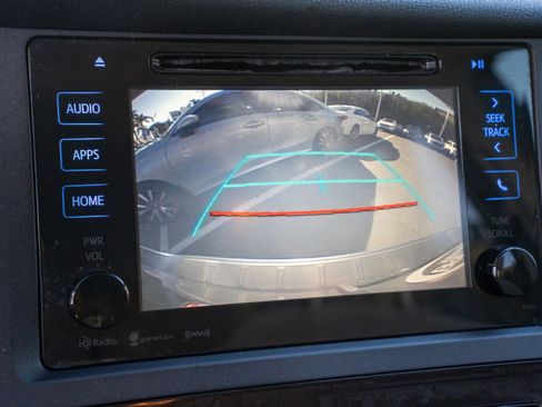 Used 2016 Toyota Sienna LE image 33