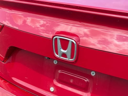 Used 2018 Honda Accord Sport image 9
