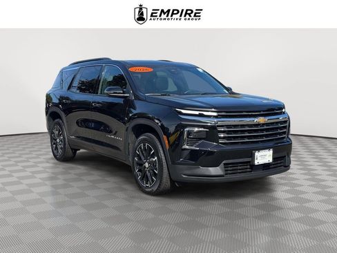Used 2026 Chevrolet Traverse LT w/ Sun and Wheel Package AWD/4WD image 1