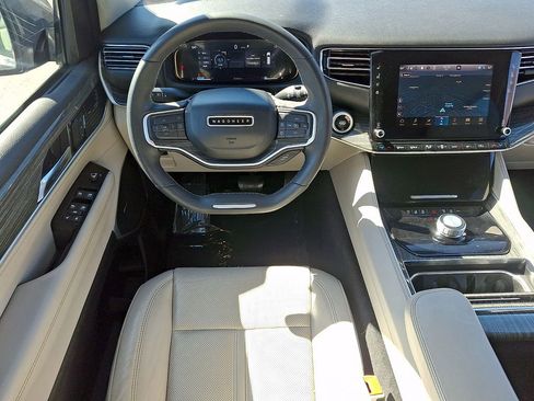 Used 2022 Jeep Wagoneer Series II image 11