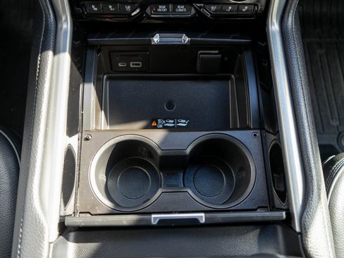 Used 2021 GMC Yukon Denali image 32