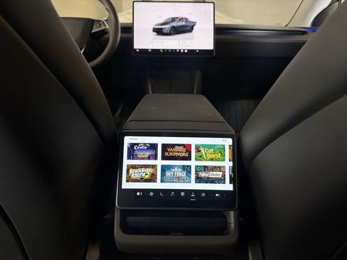 Used 2026 Tesla Model Y Long Range image 10