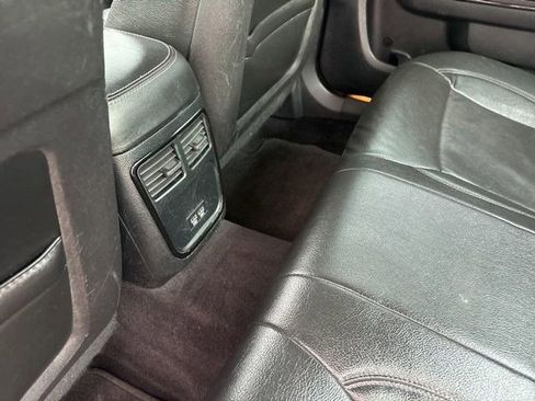 Used 2017 Dodge Charger SE w/ Blacktop Package image 29