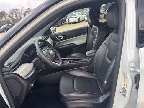 Used 2025 Jeep Compass Limited AWD/4WD image 28