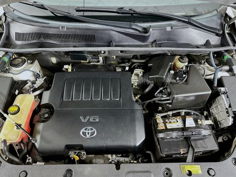 Used 2011 Toyota RAV4 Limited image 32