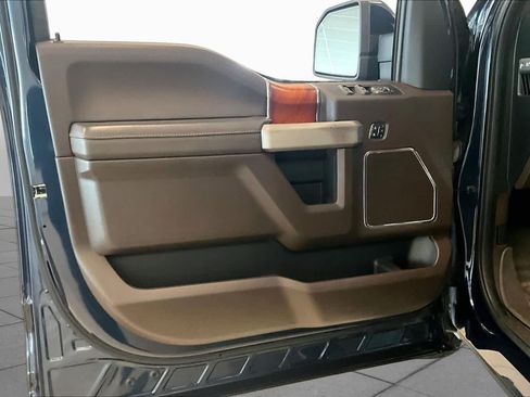 Used 2018 Ford F150 King Ranch w/ Equipment Group 601A Luxury AWD/4WD image 20