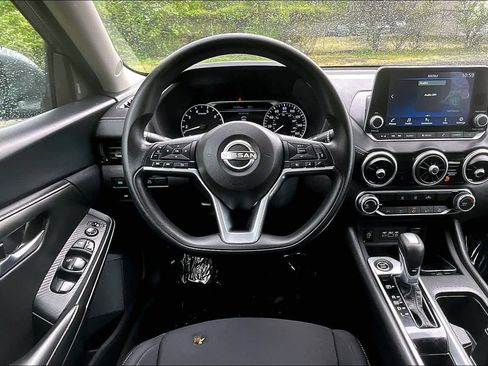 Used 2024 Nissan Sentra SV FWD image 6