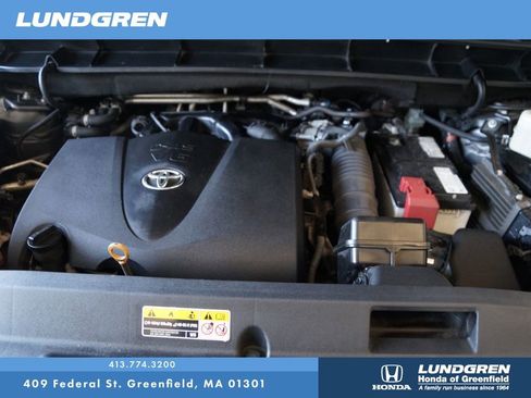 Used 2022 Toyota Highlander XLE AWD/4WD image 34