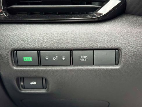 Certified 2025 Nissan Sentra SR w/ SR Premium Package image 21