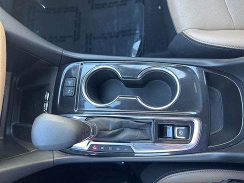 Used 2022 Chevrolet Equinox Premier image 34