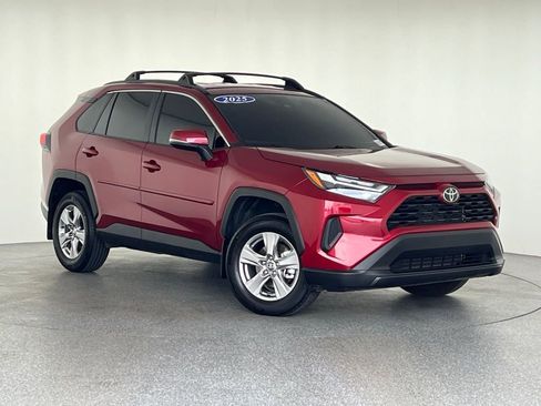 Used 2025 Toyota RAV4 XLE AWD/4WD image 37