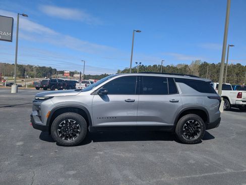 Used 2025 Chevrolet Traverse Z71 w/ Driver Confidence Package image 8