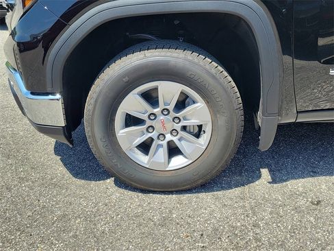 New 2025 GMC Sierra 1500 SLE w/ Preferred Package image 3