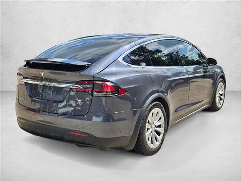 Used 2017 Tesla Model X 75D image 5