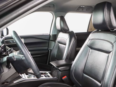 Used 2023 Ford Explorer XLT w/ Equipment Group 202A image 23