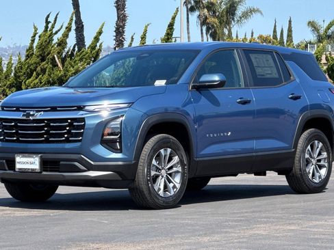New 2025 Chevrolet Equinox LT FWD image 8