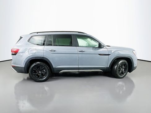New 2026 Volkswagen Atlas Peak Edition image 8