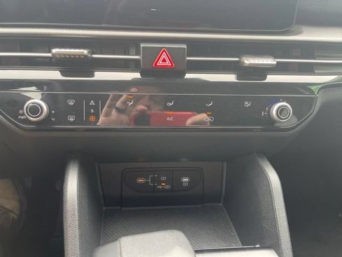 Used 2026 Kia Sportage LX FWD image 24