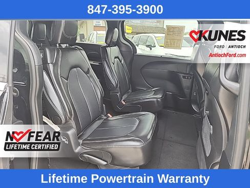 Used 2025 Chrysler Pacifica Select FWD image 39