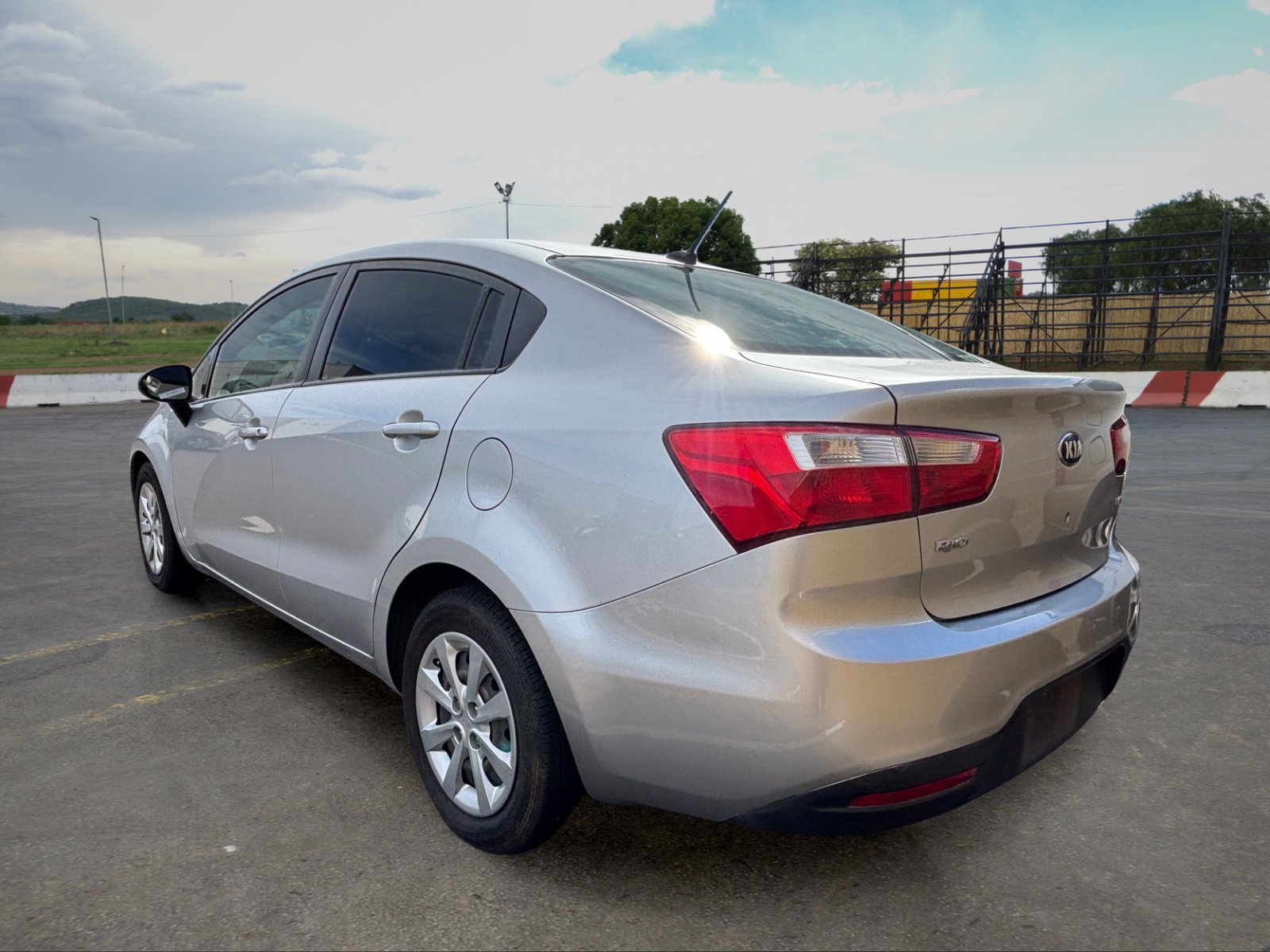 Used 2013 Kia Rio LX w/ PWR Pkg FWD image 4