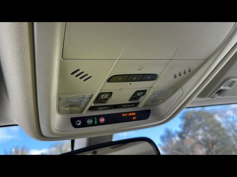 Used 2018 Buick Regal Essence w/ Driver Confidence Package #1 image 18