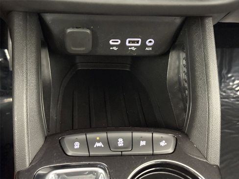 Used 2023 Chevrolet TrailBlazer RS w/ Convenience Package image 26