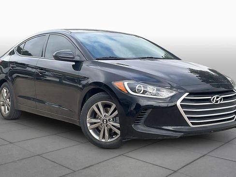 Used 2017 Hyundai Elantra SE FWD image 3