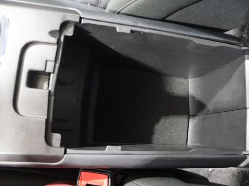 Used 2017 Ford Fusion SE FWD image 31