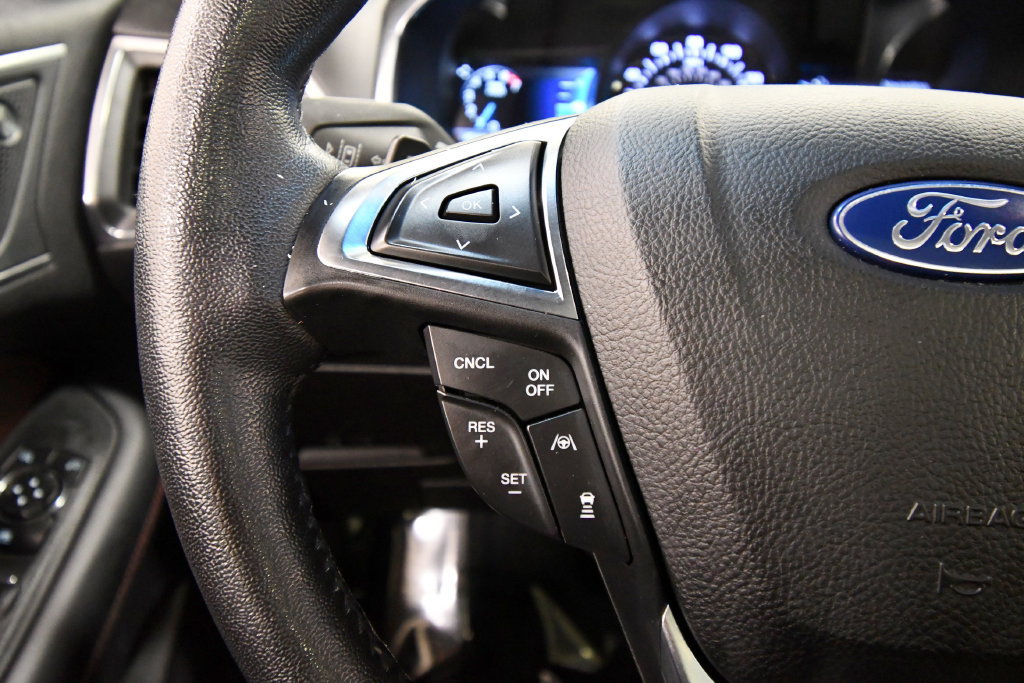 Used 2021 Ford Edge Titanium w/ Equipment Group 301A AWD/4WD image 21