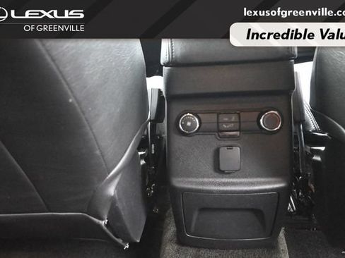 Used 2017 Ford Explorer XLT w/ Equipment Group 202A FWD image 18