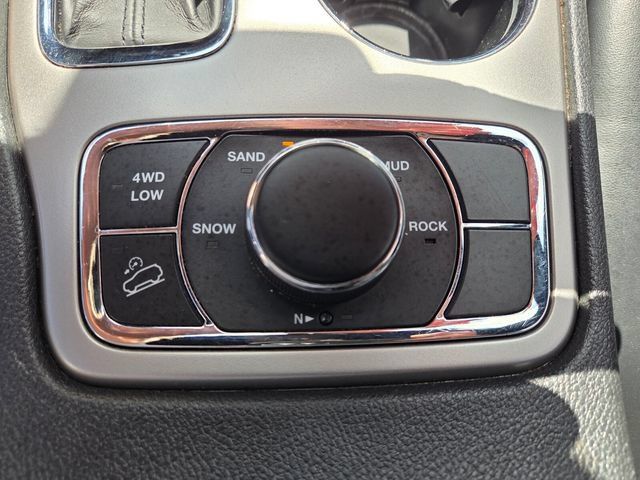 Used 2019 Jeep Grand Cherokee Limited AWD/4WD image 31
