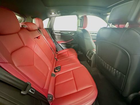 Certified 2026 Porsche Macan image 29