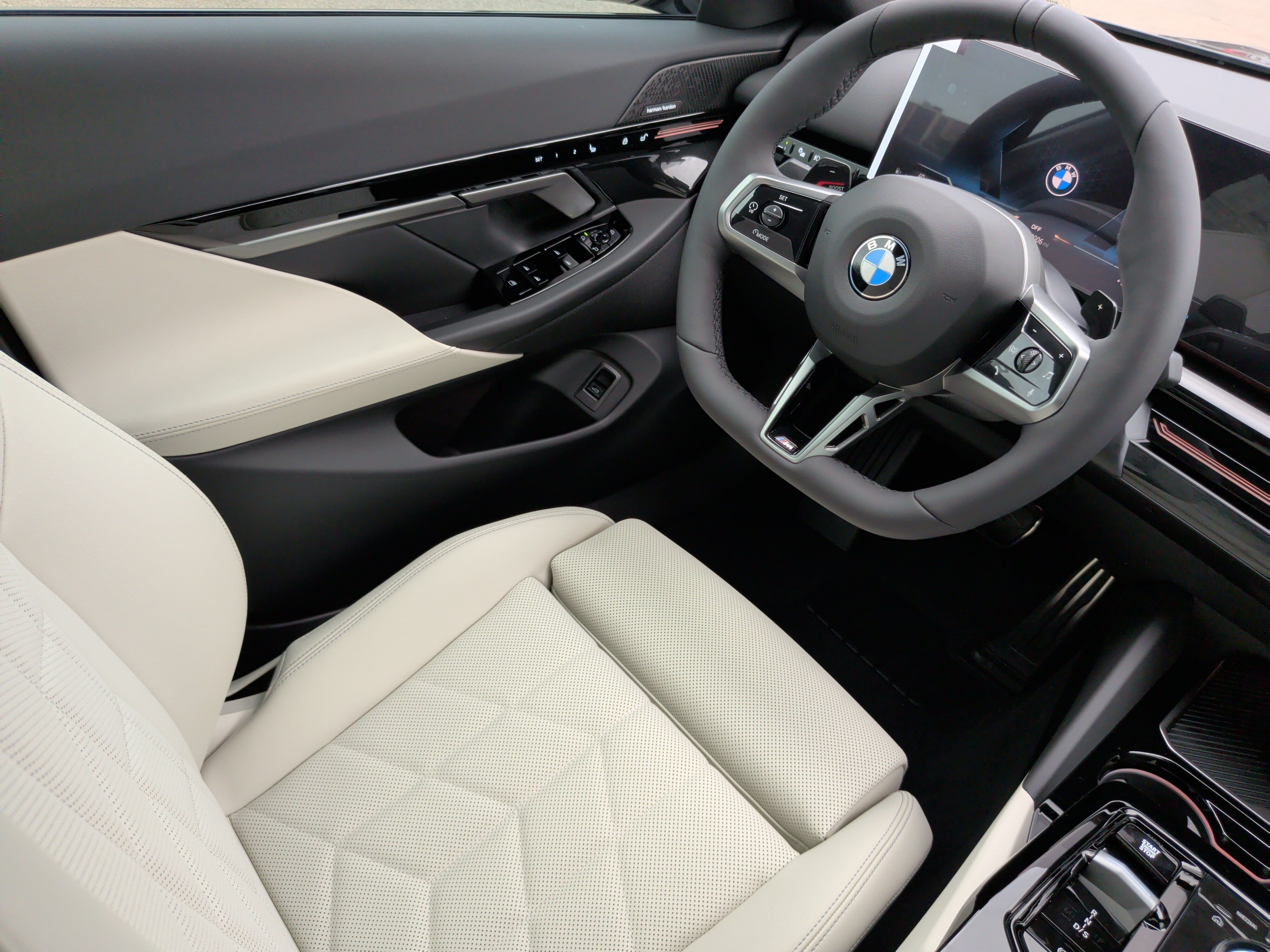 Certified 2026 BMW 530i xDrive w/ M Sport Package AWD/4WD image 35