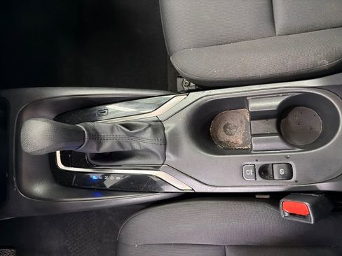 Used 2025 Toyota Corolla LE FWD image 28