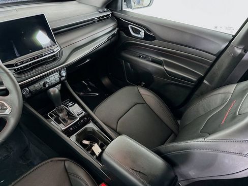 Certified 2025 Jeep Compass Trailhawk w/ Trailhawk Elite Group image 34