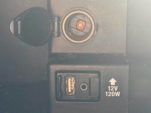 Used 2014 Toyota Camry LE image 40