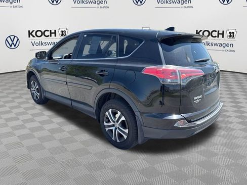Used 2018 Toyota RAV4 LE w/ Carpet Mat Package AWD/4WD image 6