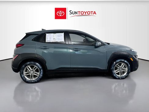 Used 2022 Hyundai Kona SE FWD image 2