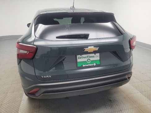 Used 2025 Chevrolet Trax LS FWD image 6