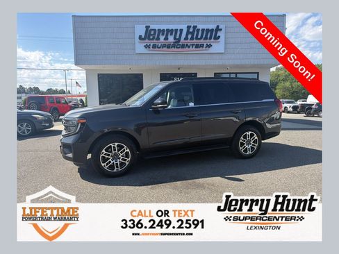 Used 2025 Ford Expedition Active image 1