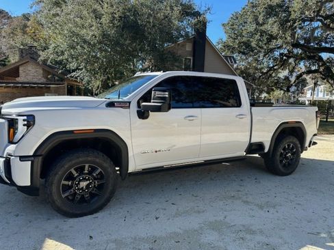 Used 2025 GMC Sierra 2500 AT4 w/ AT4 Premium Plus Package image 1