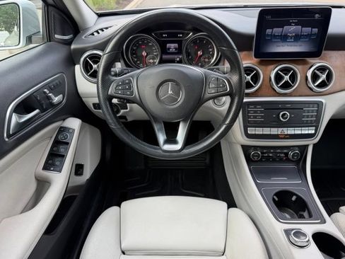 Used 2019 Mercedes-Benz GLA 250 4MATIC image 12