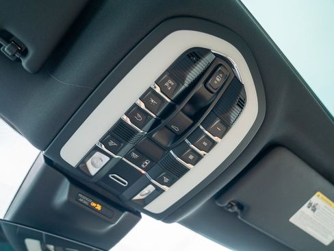 New 2026 Porsche Macan S image 22