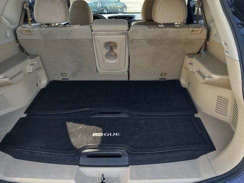 Used 2019 Nissan Rogue SV w/ Premium Package image 40