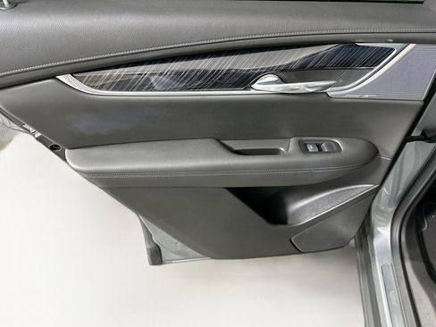 Used 2025 Cadillac XT6 Premium Luxury image 28
