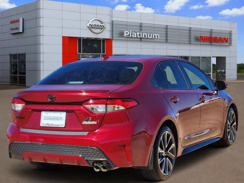 Used 2022 Toyota Corolla SE image 4